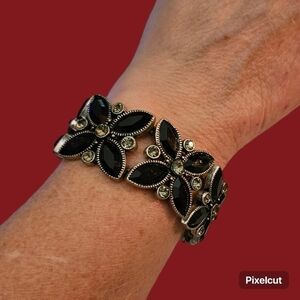 3/$30 VTG 1990s Glass Rhinestone Black Navette Floral Stretch Bracelet